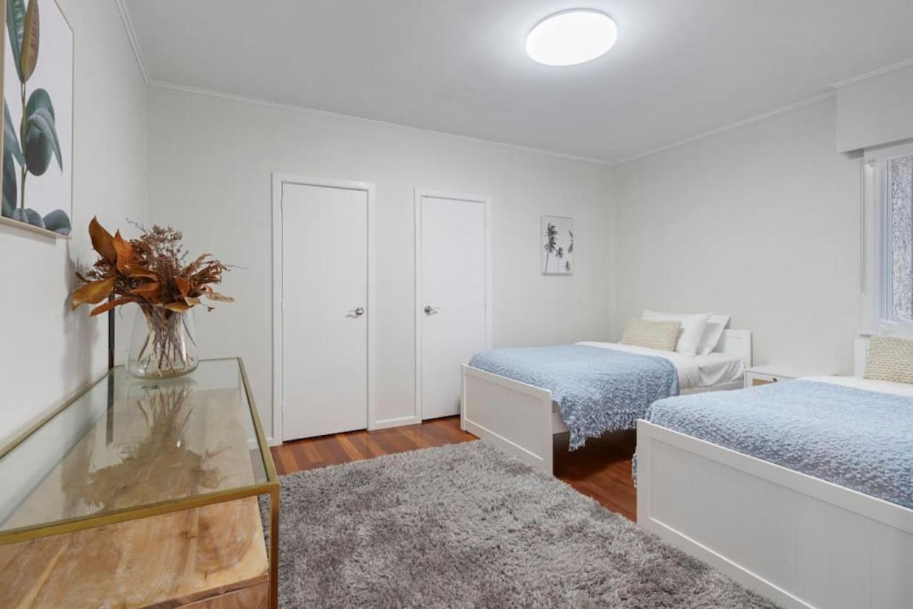 Amazing Home By Beach - Fully Aircon-Ed - Wifi Auckland Exterior photo